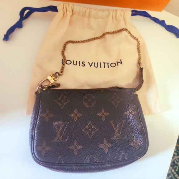 Lv mini pochette with chain - Picture 2 of 11